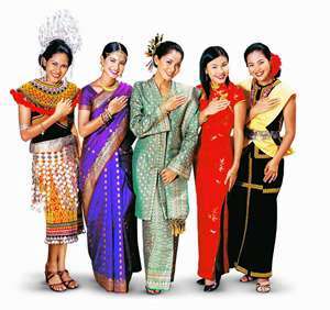6 Traditional Costumes Of Malaysians Taman Sri Nibong Ra Log